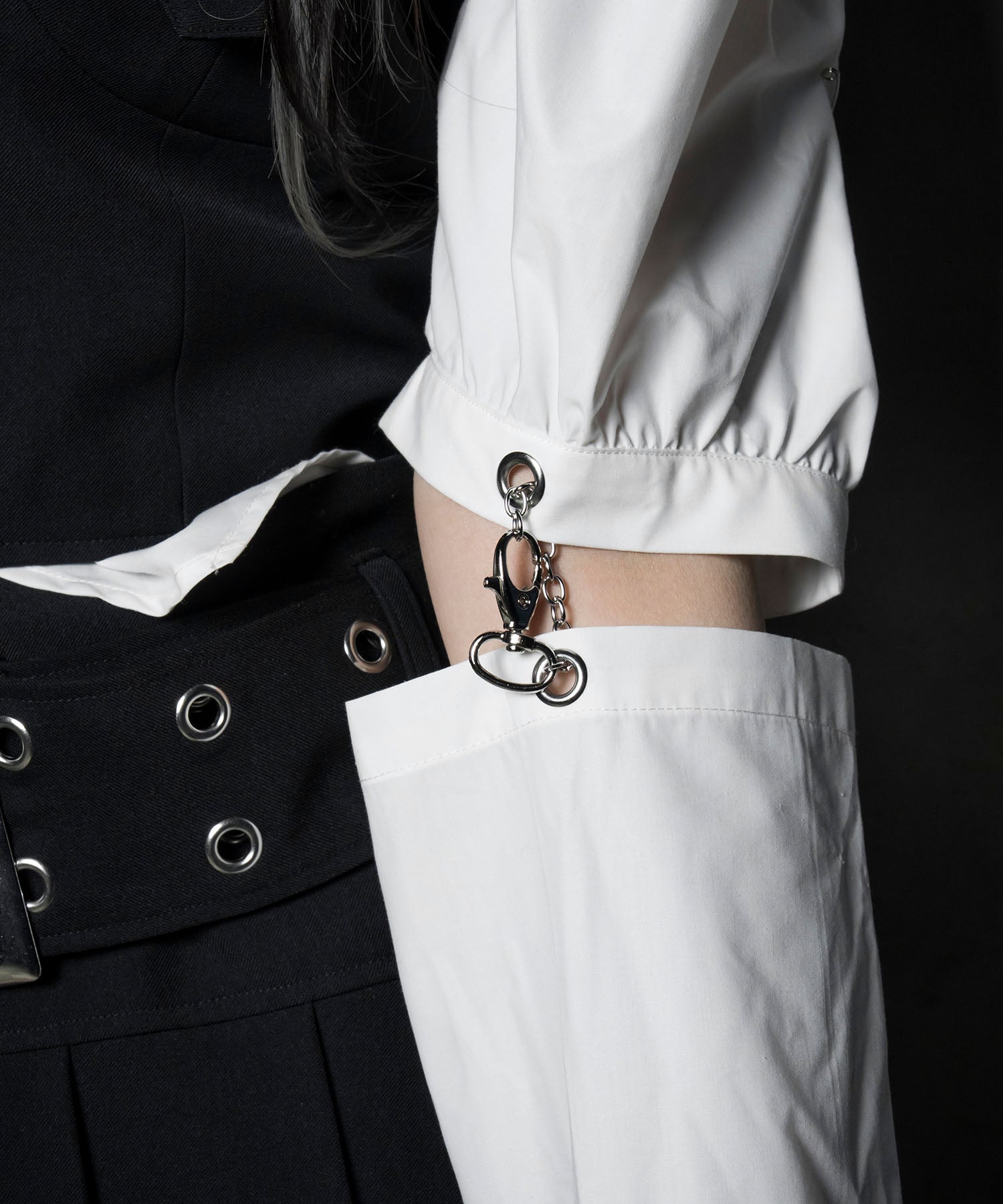 レザーネクタイシャツ