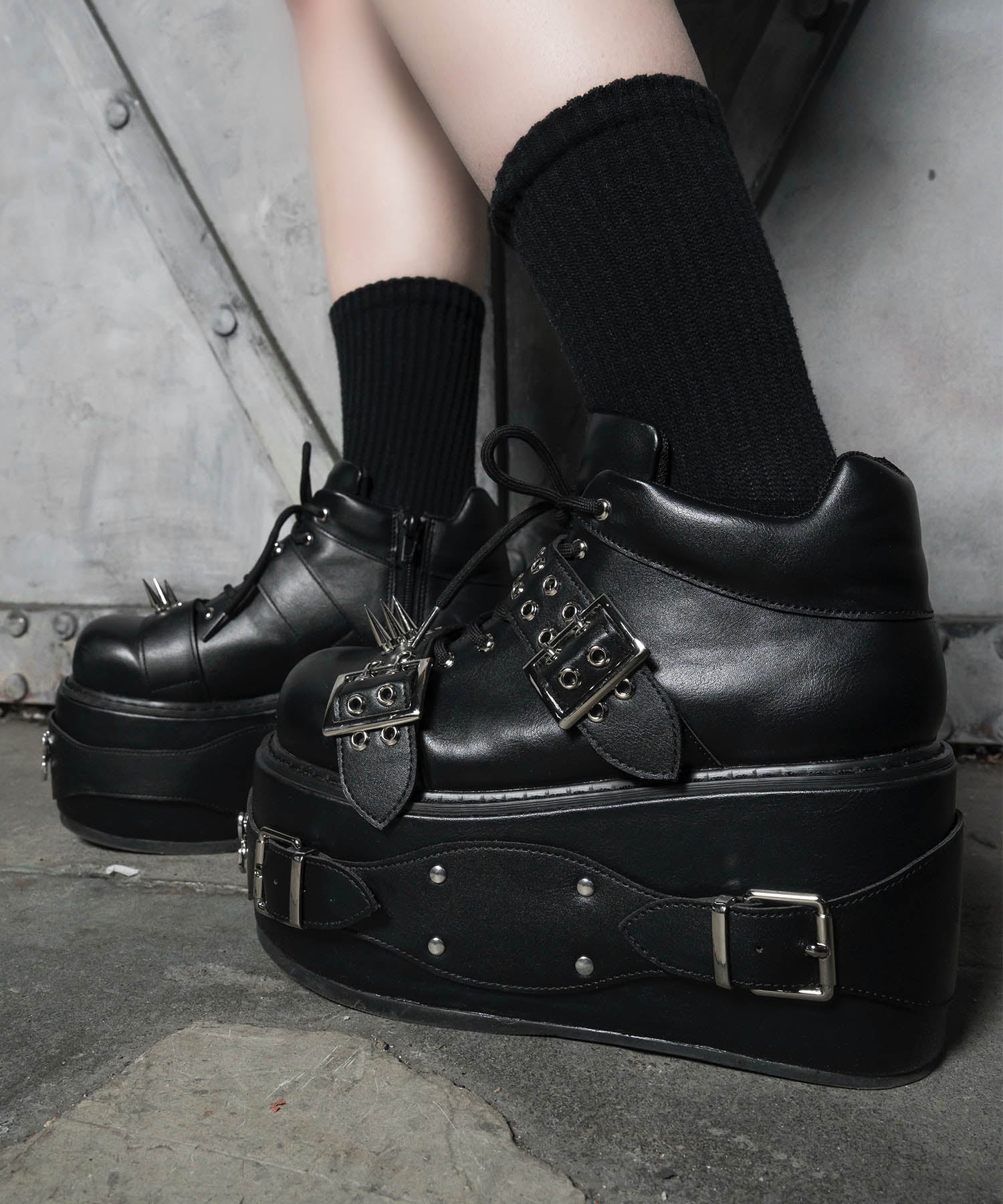 【予約商品】パンクロックスニーカー