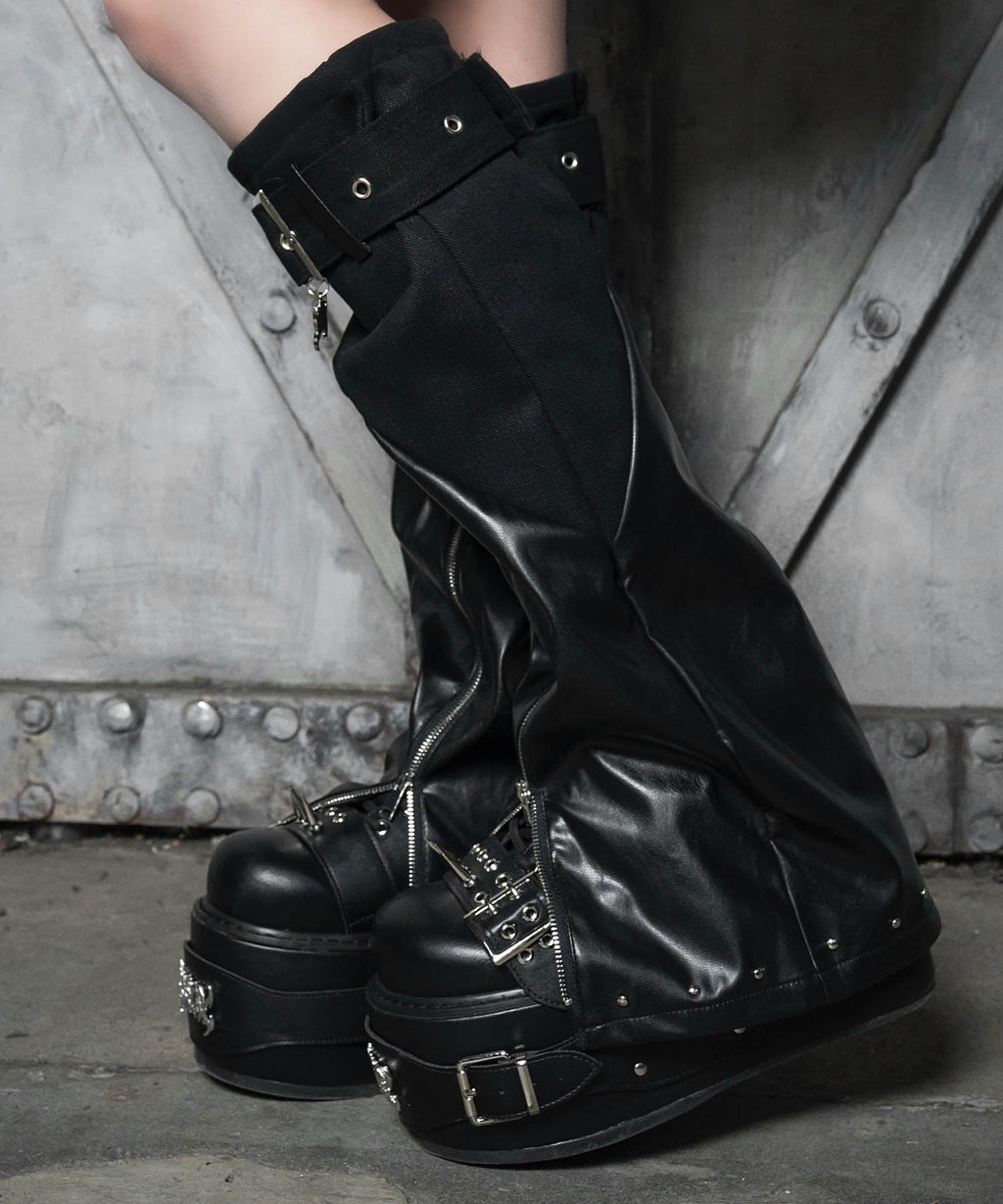 レザージップレッグウォーマー