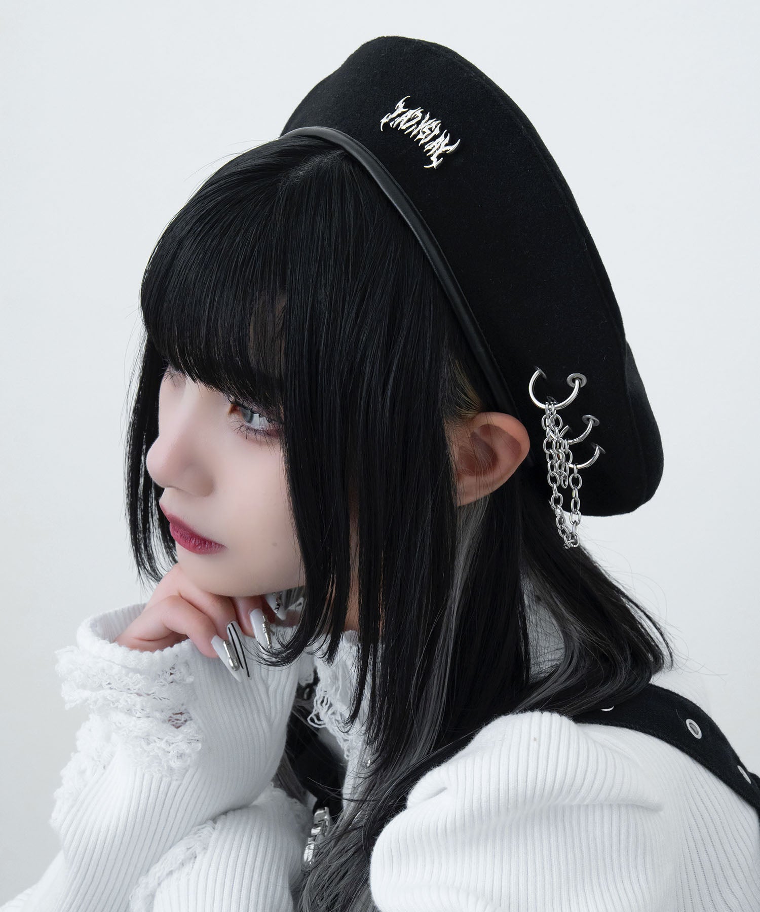 チェーンロゴベレー帽