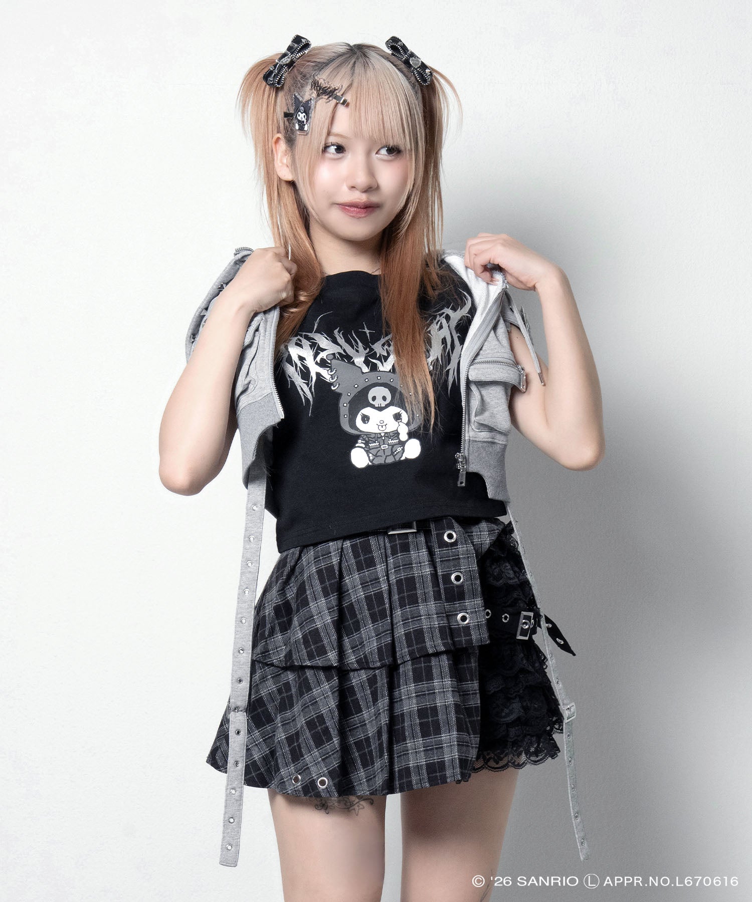 クロミ×LAZYSLAYクロップドTシャツ